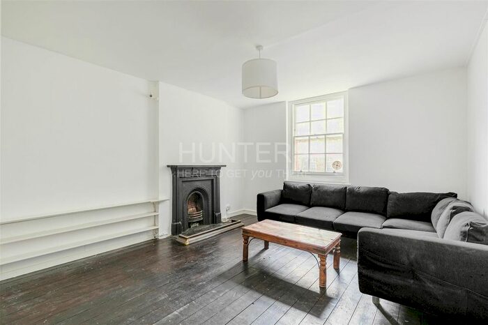 3 Bedroom Flat To Rent In Borough Road, London, SE1