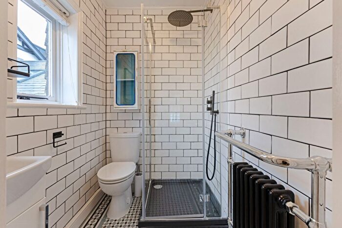 4 Bedroom Detached House For Sale In London Road, Marlborough, SN8