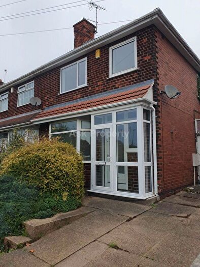 3 Bedroom Semi-Detached House To Rent In Chesterfield Road, Mansfield, Nottinghamshire, NG19