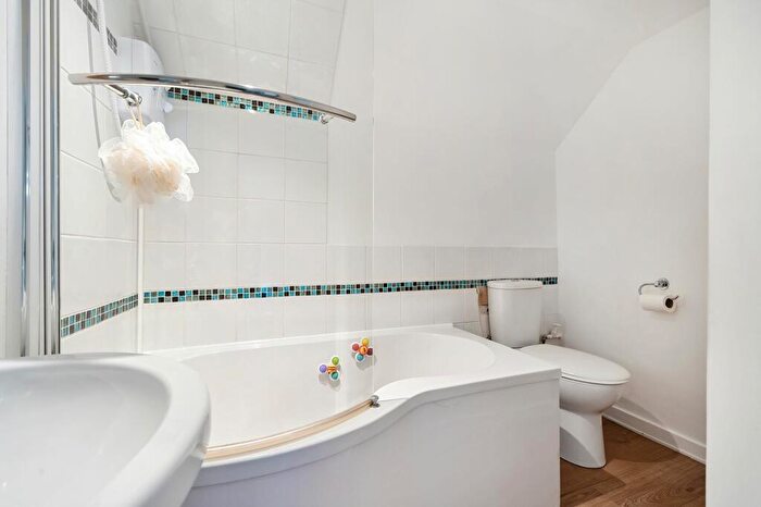 1 Bedroom Cottage For Sale In Arundel Road, Angmering, BN16