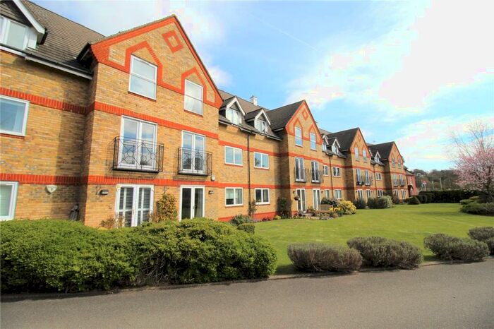 2 Bedroom Apartment To Rent In Greenes Court, Lower Kings Road, Berkhamsted, Hertfordshire, HP4