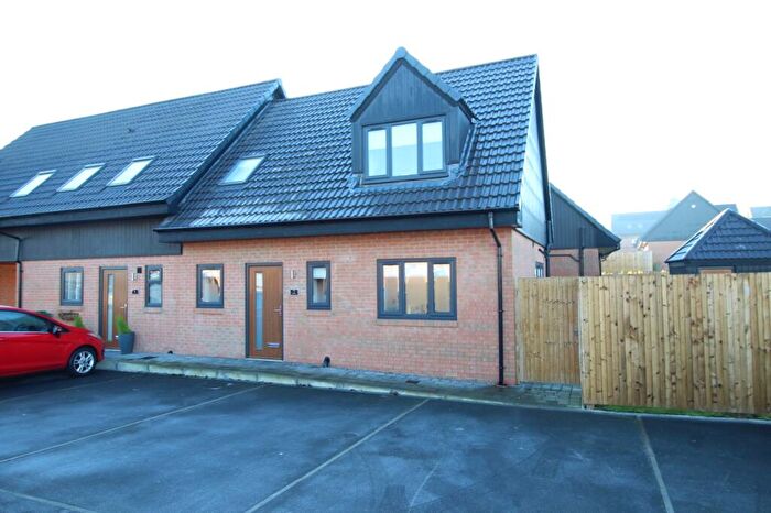 3 Bedroom Semi-Detached House To Rent In Pottery Place, Woodlesford, Leeds, West Yorkshire, LS26