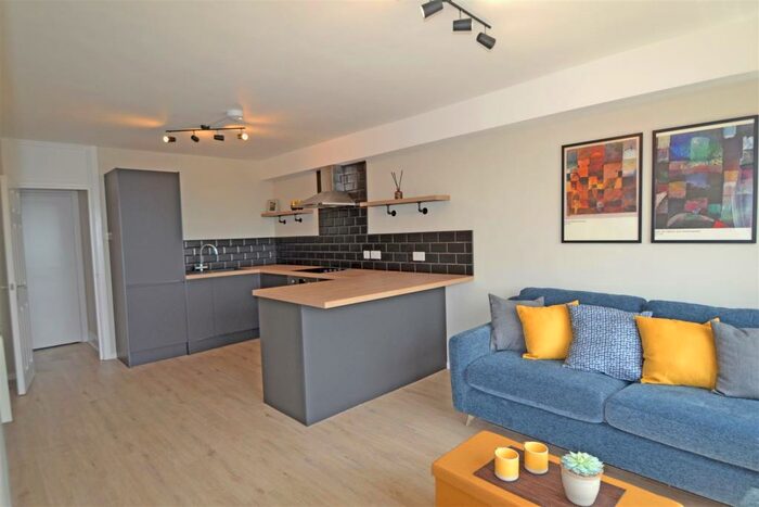 2 Bedroom Flat To Rent In Highlands Road, Portslade, BN41