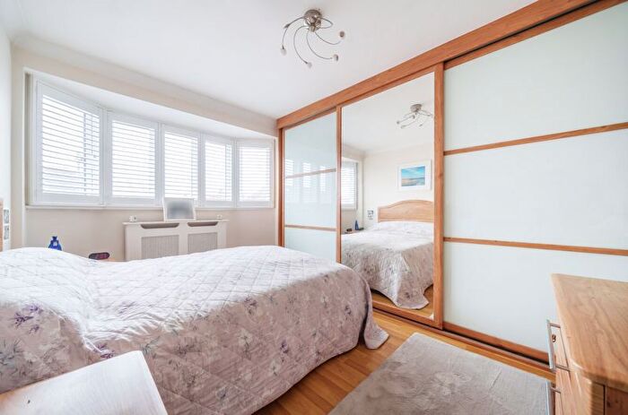 3 Bedroom Terraced House For Sale In Sparrows Lane, London, SE9