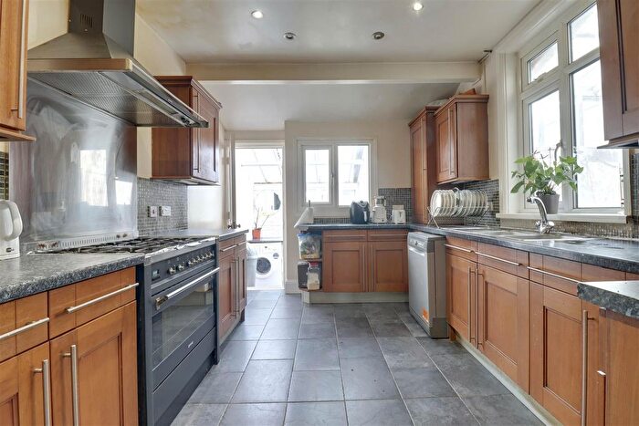 3 Bedroom Terraced House For Sale In Chatsworth Avenue, Portsmouth, PO6