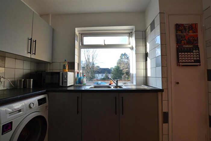 2 Bedroom Apartment For Sale In Fleet Road, Fleet, GU51