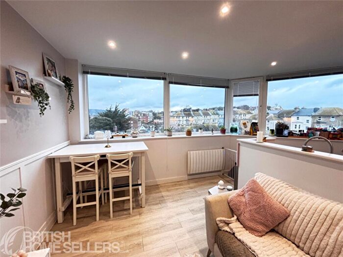 2 Bedroom Apartment For Sale In Upperton Road, Eastbourne, East Sussex, BN21