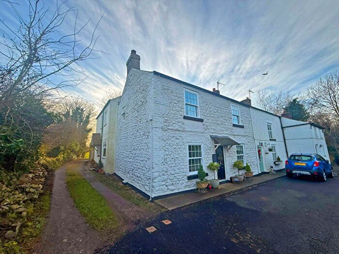 2 Bedroom Cottage For Sale In West End Cottages, Muston, Filey, YO14