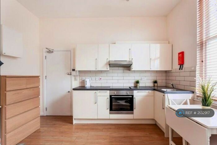 Studio To Rent In Camden, Camden, NW1