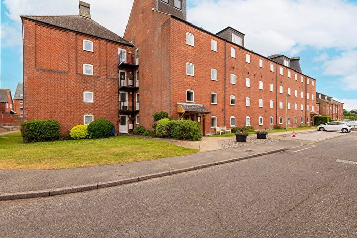 2 Bedroom Flat For Sale In Swonnells Court, Oulton Broad, NR32