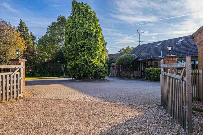 6 Bedroom Detached House For Sale In Dunstable Road, Dagnall, Berkhamsted, HP4