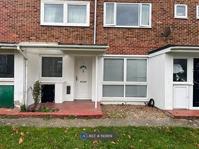 2 Bedroom Flat To Rent In Erica Court, Swanley, BR8