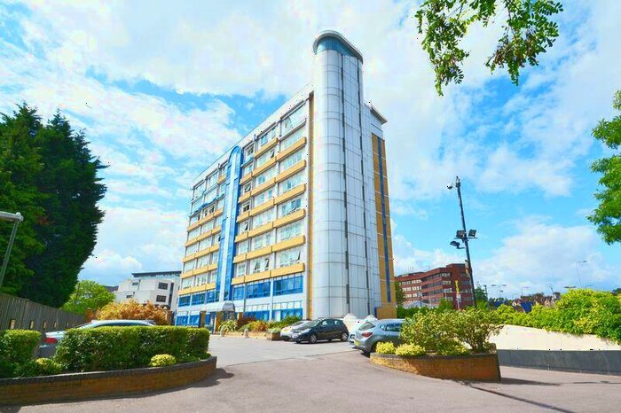 2 Bedroom Apartment To Rent In Sherman Road, Bromley, BR1