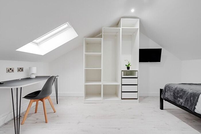 8 Bedroom Semi-detached House To Rent In Borrowdale Road, Liverpool, L15