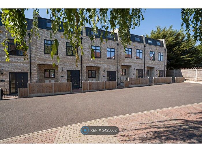4 Bedroom End Of Terrace House To Rent In Veer Drive, Harrow, HA1