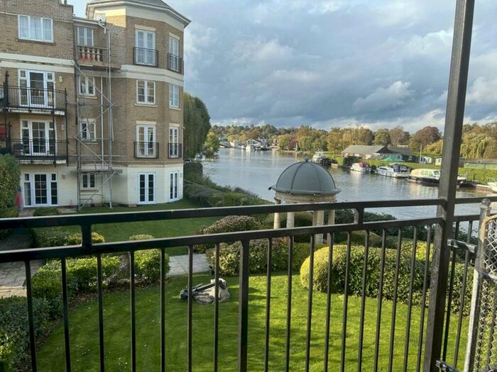 2 Bedroom Flat To Rent In De Montfort Road, Reading, RG1