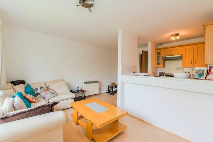 1 Bedroom Flat To Rent In Alders Close, Aldersbrook, London, E11