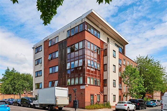 2 Bedroom Flat To Rent In Fisherton Street, London, NW8