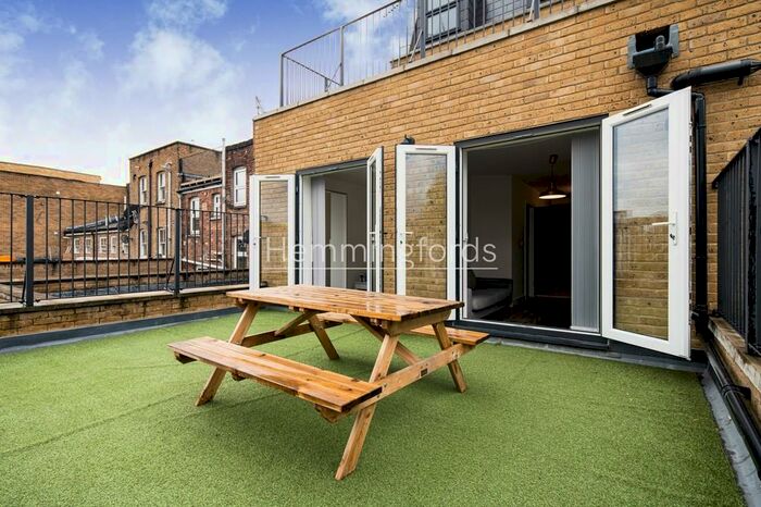 3 Bedroom Apartment To Rent In Brick Lane, Shoreditch, E1