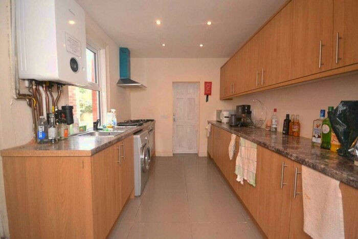 4 Bedroom Terraced House To Rent In Grange Avenue, Reading, RG6