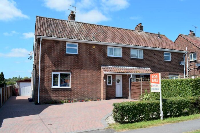 3 Bedroom Semi-Detached House For Sale In Kings Road, Barnetby, DN38