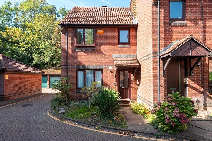 3 Bedroom End Terrace House For Sale In Turnpike Lane, Sutton, Surrey, SM1