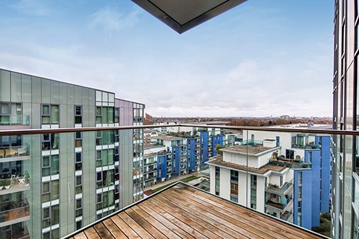 2 Bedroom Flat To Rent In Eastfields Avenue, London, SW18