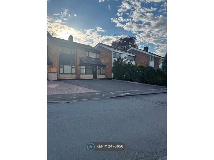 4 Bedroom Terraced House To Rent In Meadow Avenue, West Bromwich, B71