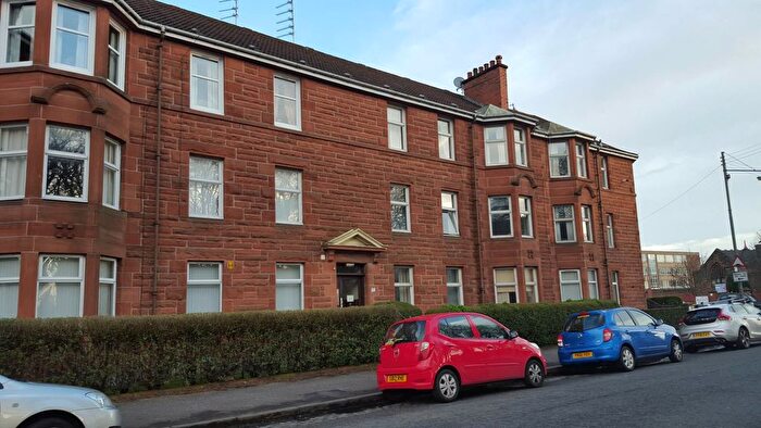 3 Bedroom Flat To Rent In Dinmont Road, Shawlands, G41
