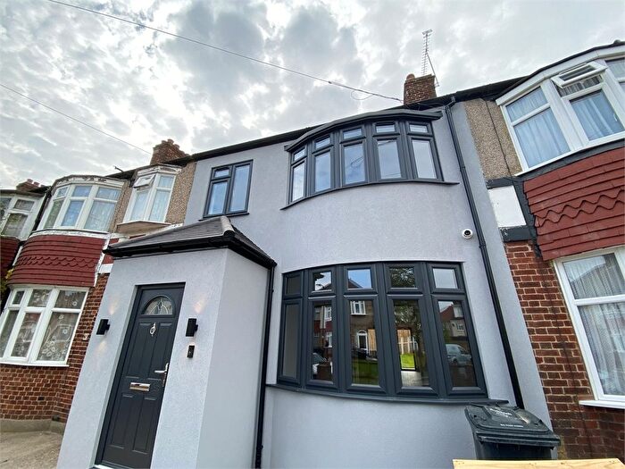 4 Bedroom Terraced House To Rent In Briar Crescent, Northolt, UB5