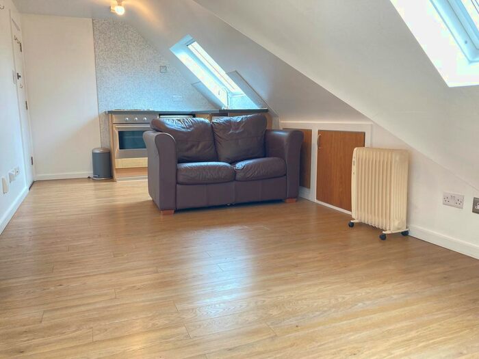 Studio To Rent In Very Near Noel Road Area, West Acton, W3