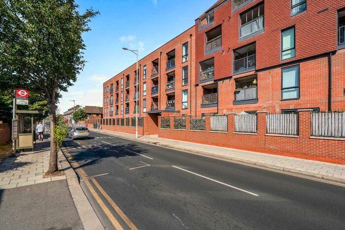 1 Bedroom Flat To Rent In Marine Crescent, Ilford, IG6