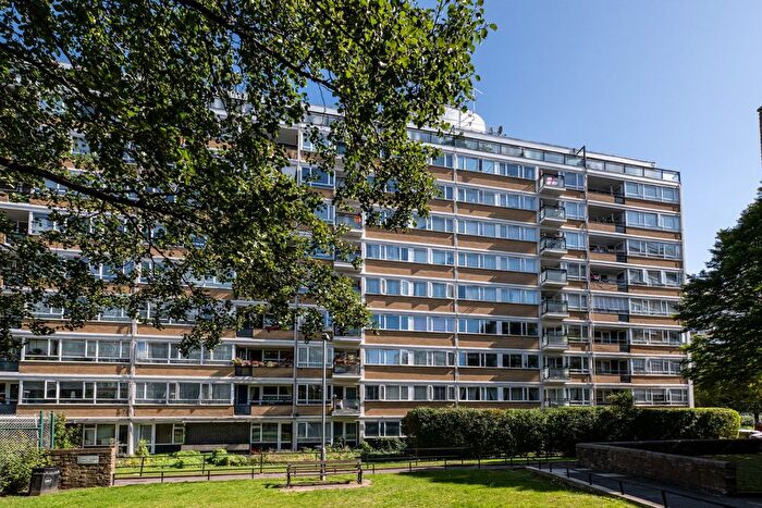 2 Bedroom Flat For Sale In Chippendale House, Churchill Gardens, Pimlico, London, SW1V