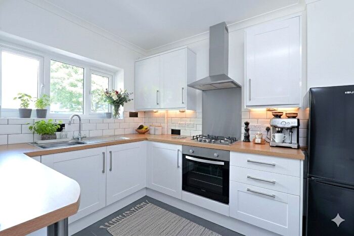 1 Bedroom Property To Rent In Westbridge Road, London, SW11