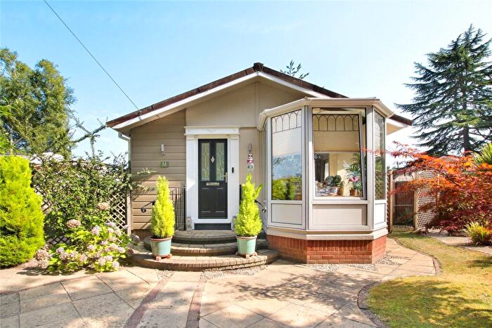 2 Bedroom Park Home For Sale In The Plateau, Warfield Park, Bracknell, RG42