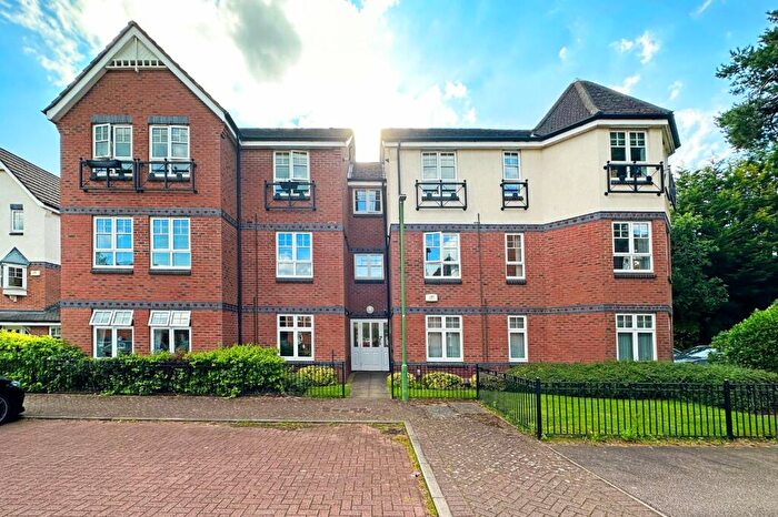 2 Bedroom Flat To Rent In Thorpe Court, Solihull, West Midlands, B91