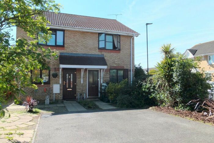 2 Bedroom Semi-Detached House To Rent In Nine Elms Close, Bedfont, Middlesex, TW14
