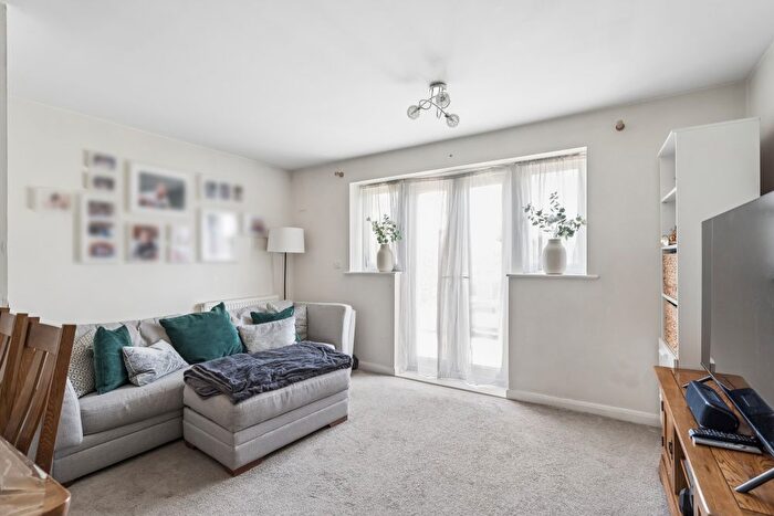 2 Bedroom Flat For Sale In Devon Road, Watford, WD24