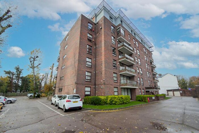 3 Bedroom Apartment For Sale In Canons Corner, Edgware, HA8