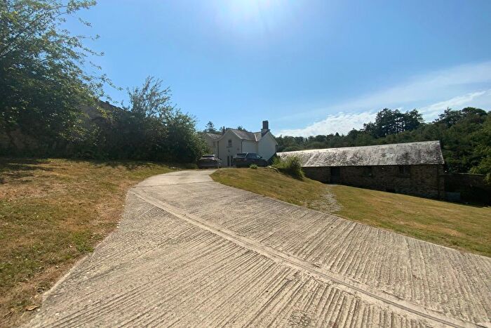 5 Bedroom Country House To Rent In Roborough, PL6