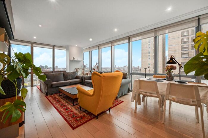 2 Bedroom Flat To Rent In Hertsmere Road, Canary Wharf, E14