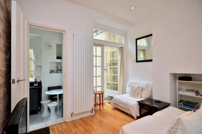 1 Bedroom Flat To Rent In Bell Street, Marylebone, London, NW1