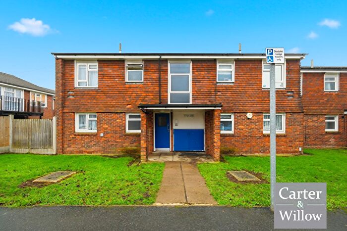1 Bedroom Flat For Sale In Hitchin Close, Romford, RM3