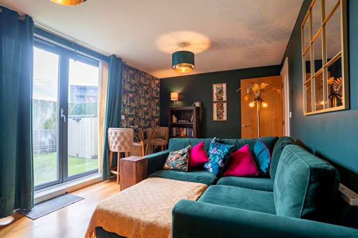 1 Bedroom Flat For Sale In Saltire Street, Edinburgh, EH5