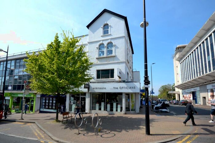 2 Bedroom Flat To Rent In High Street Bromley, BR1