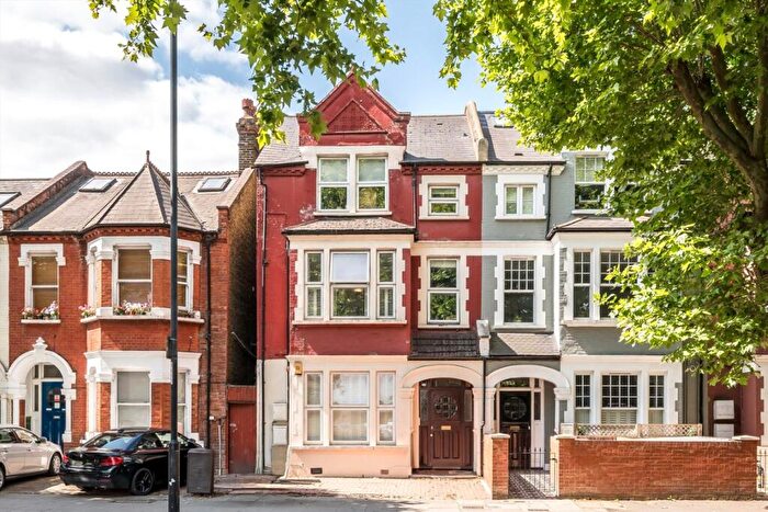 2 Bedroom Flat To Rent In Cavendish Road, Balham, SW12