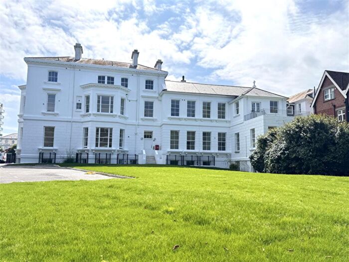 3 Bedroom Flat For Sale In Hartington Place, Eastbourne, BN21