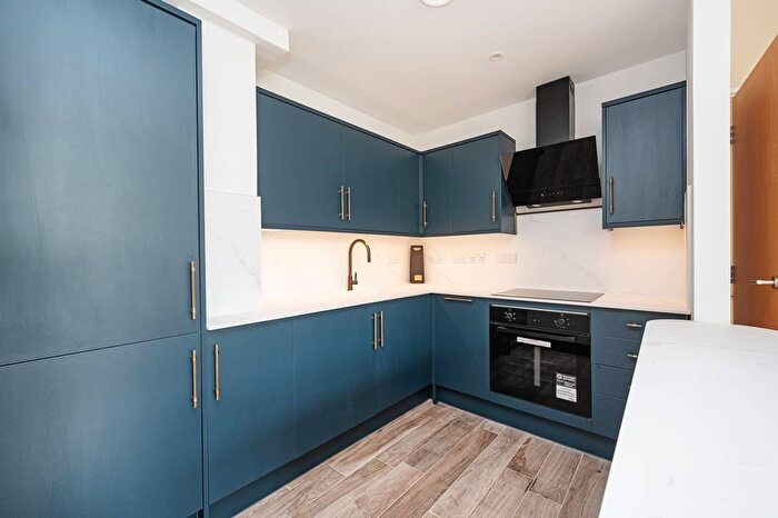 3 Bedroom Flat To Rent In Prescot Street, City, London, E1