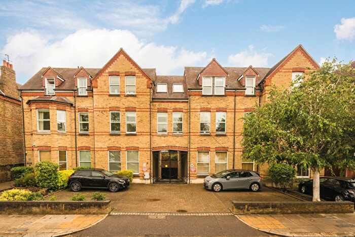 2 Bedroom Flat For Sale In Grange Park, Ealing, W5