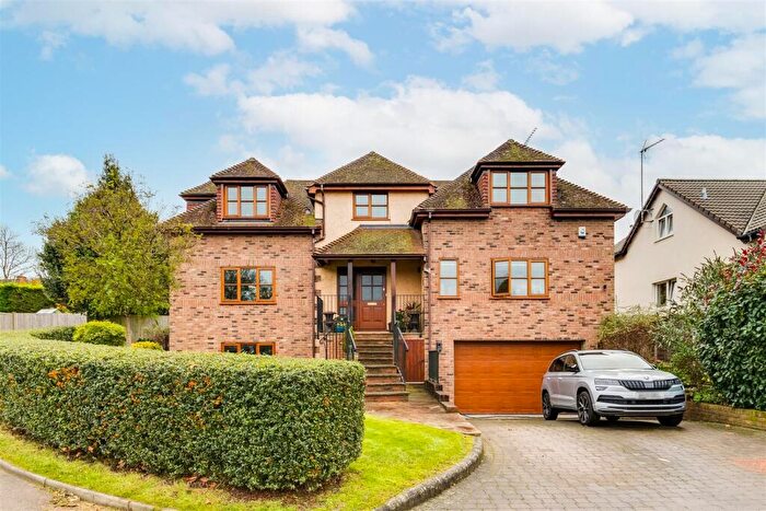 5 Bedroom Detached House For Sale In Chestnut Walk, Welwyn, AL6